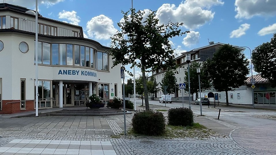 Aneby kommunhus fasad. Foto 