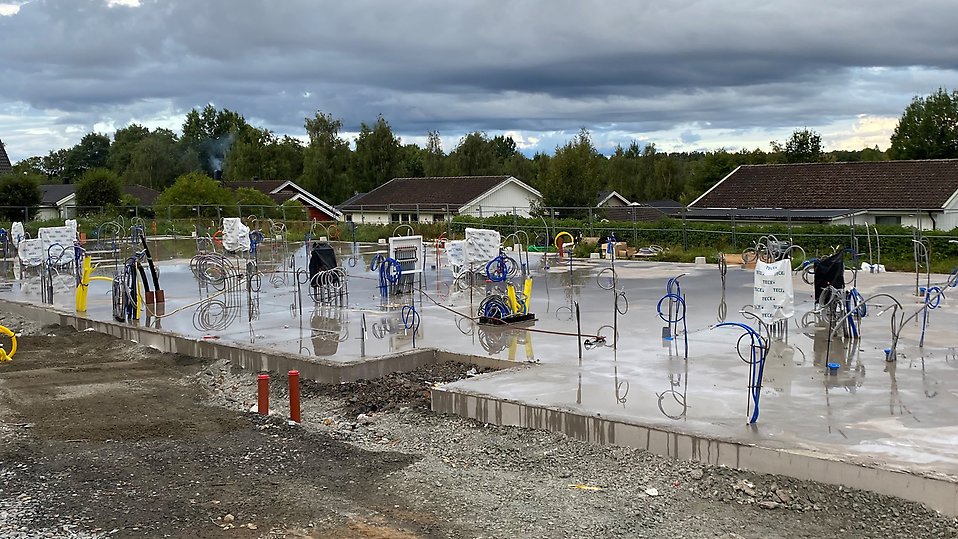 Byggprojekt, gjutad platta. Foto
