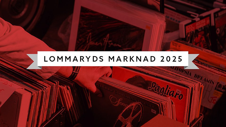Böcker med texten "Lommaryds marknads" över Foto 